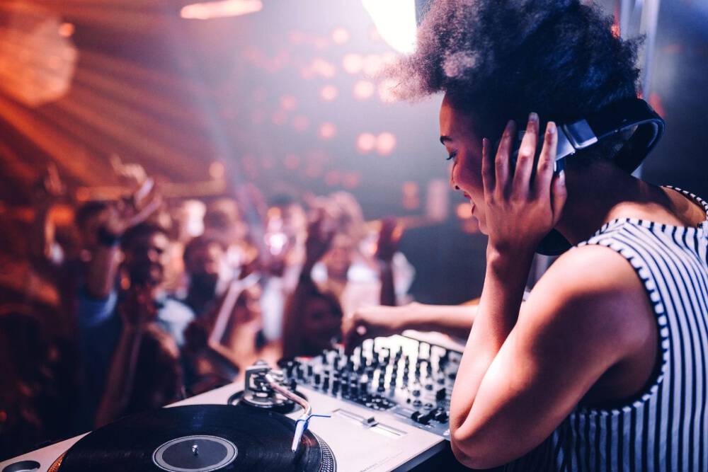 mujeres en la industria musical