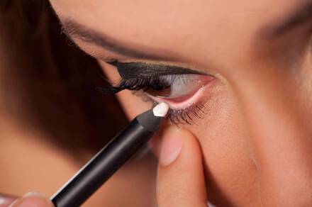 cmaquillaje eyeliner blanco