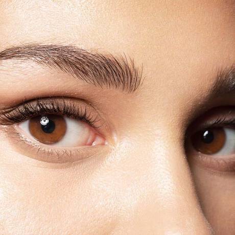 ¿COMO AGRANDAR LOS LABIOS CON MAQUILLAJE?