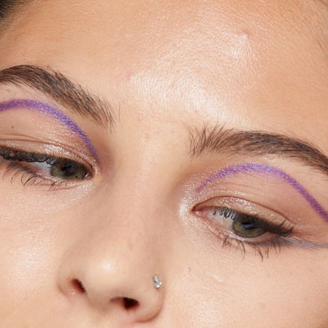 IDEAS DE MAQUILLAJE PARA UN VESTIDO FUCSIA