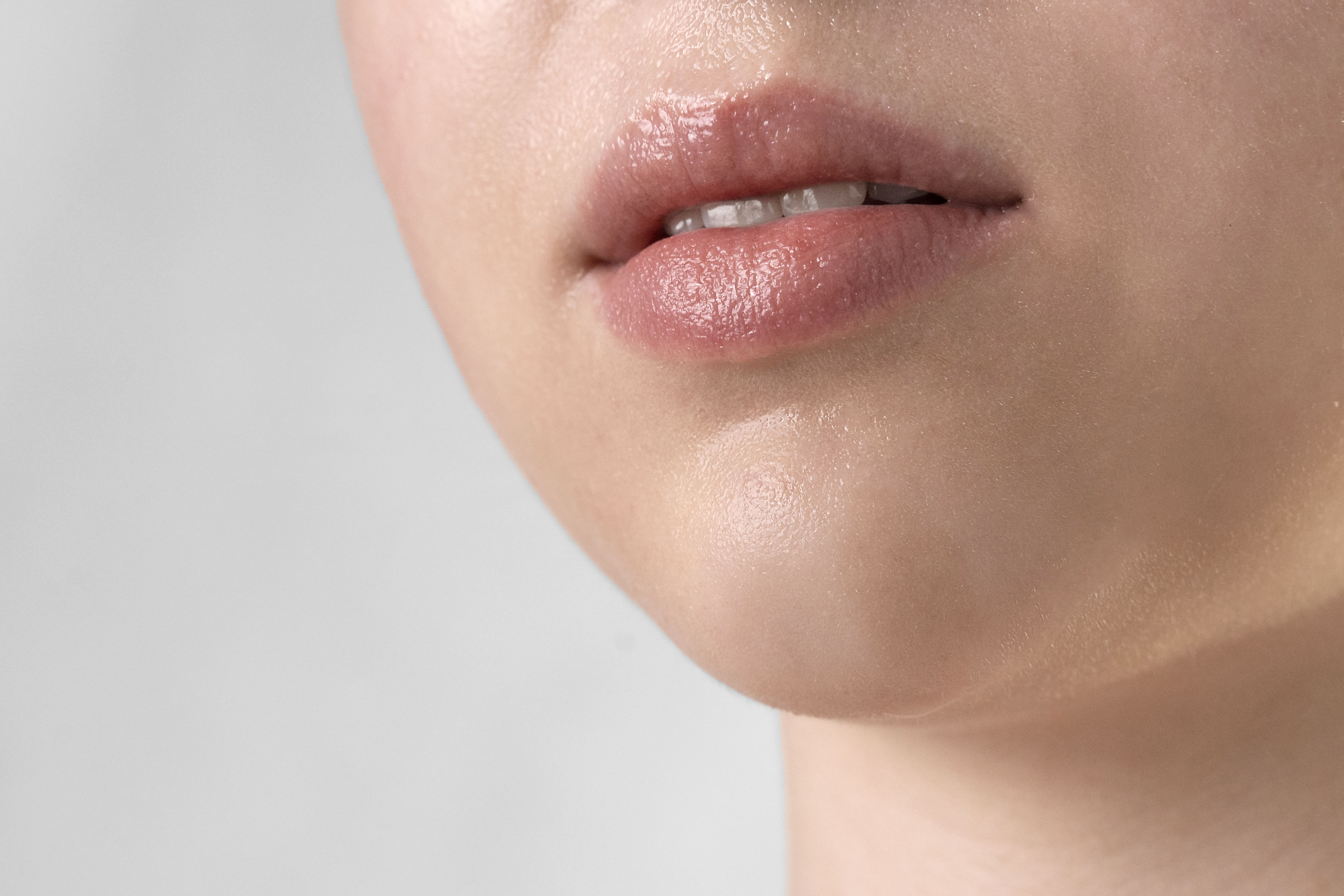 maquillar labios finos