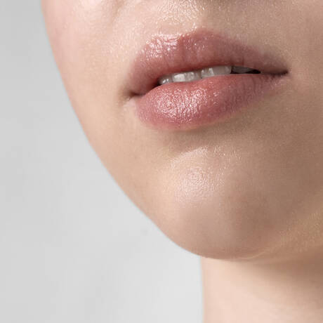 maquillar labios finos