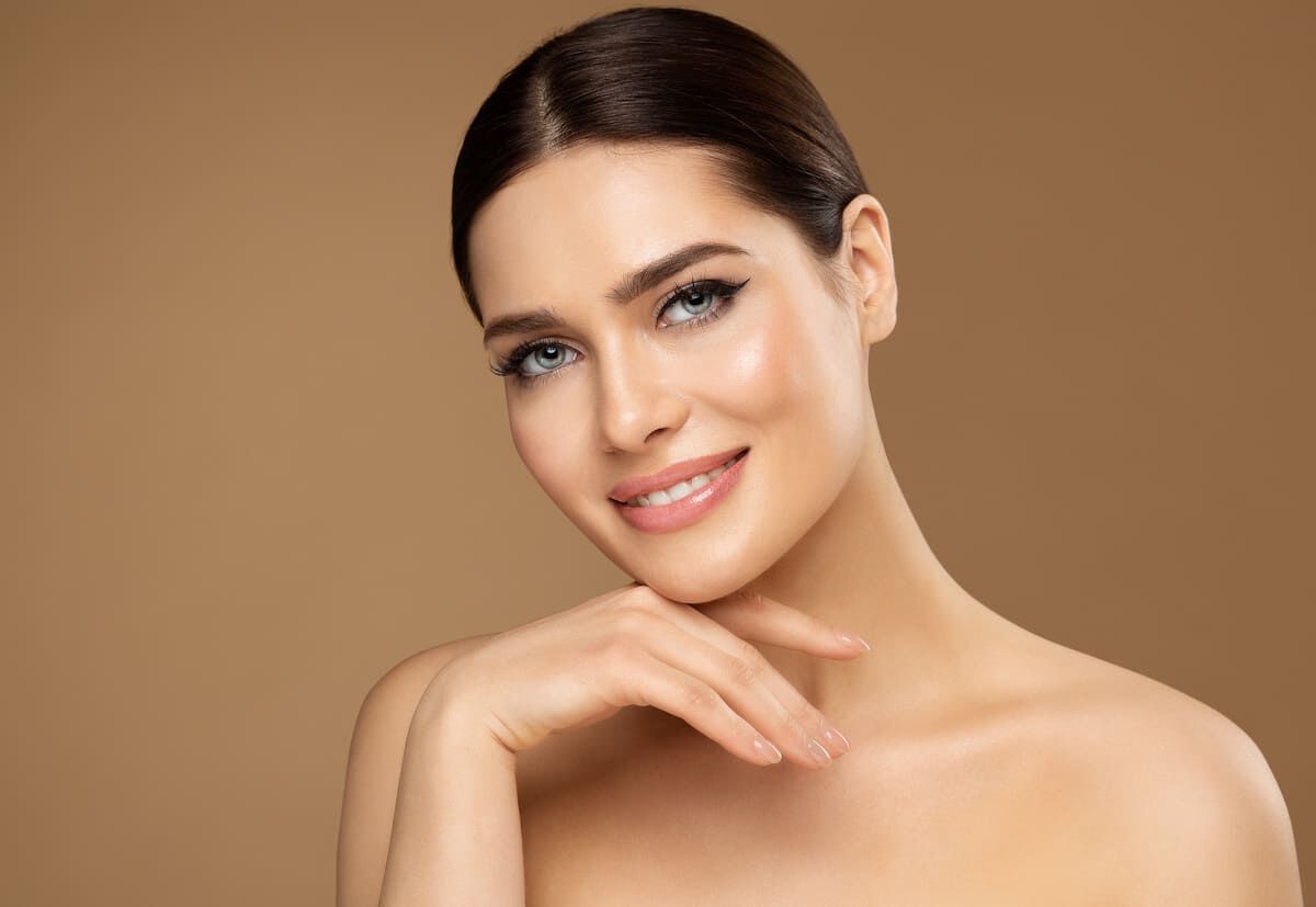 maquillaje surco nasogeniano