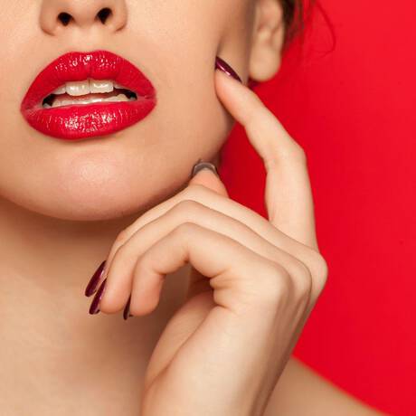 maquillaje labios rojos