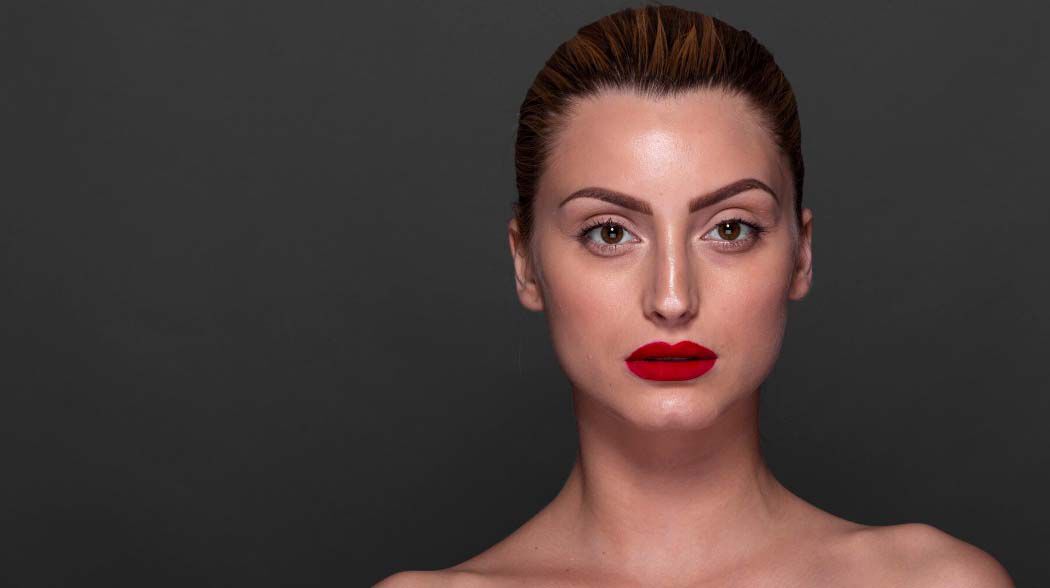 maquillar labios finos