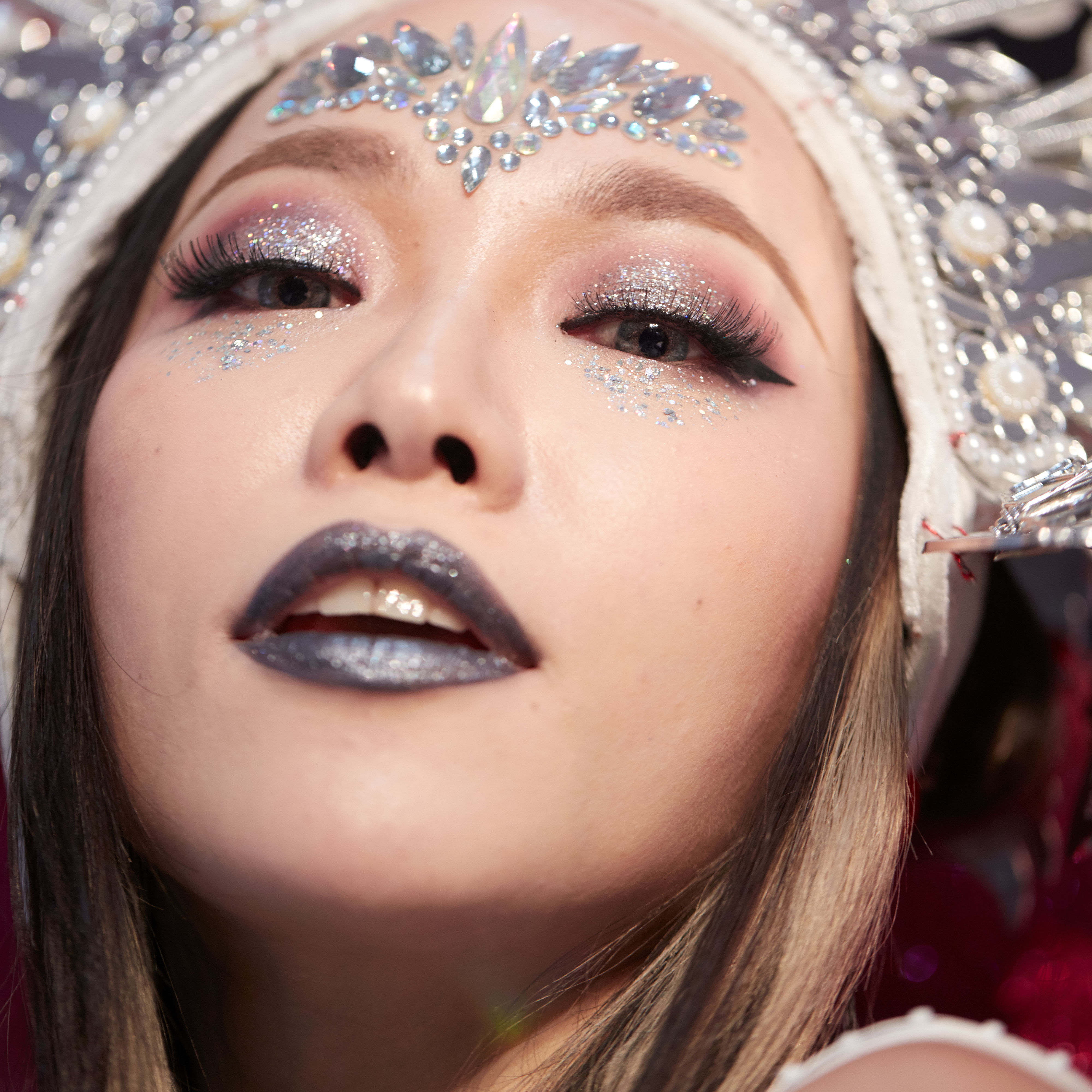 MAQUILLAJE CORPORAL PURPURINA PARA ROSTRO Y CUERPO